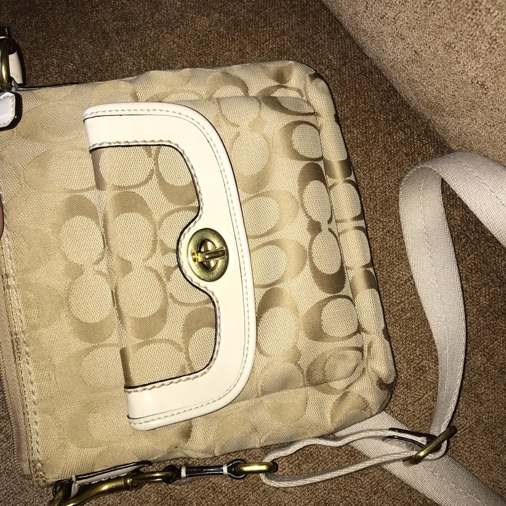 Coach - Picture 2 of 9